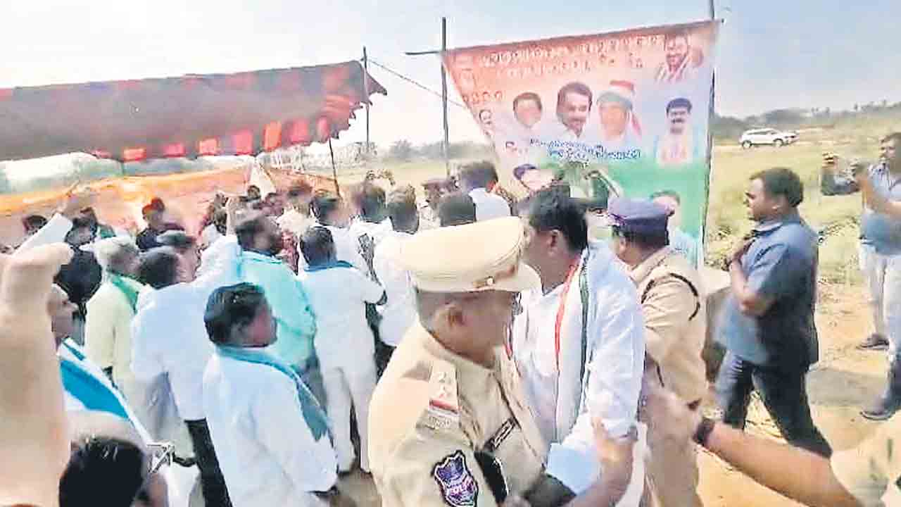 ఫ్లెక్సీ తెచ్చిన వివాదం