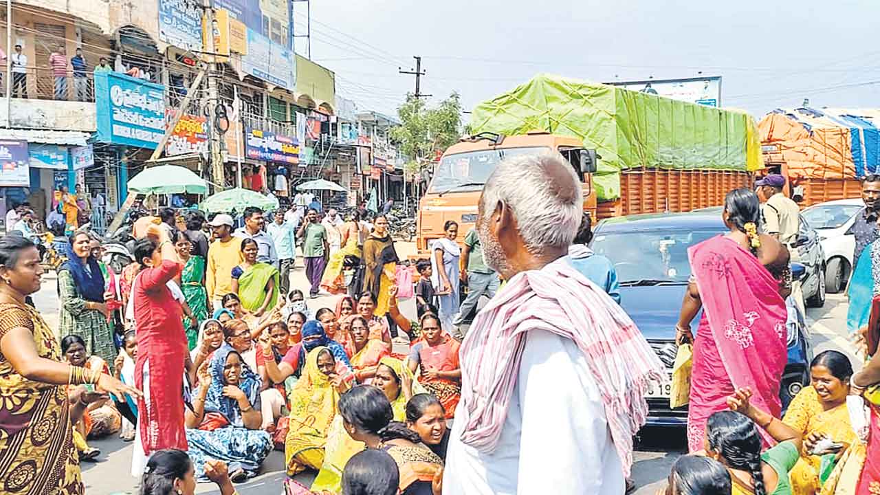 Dalit Bandhu Protest 2