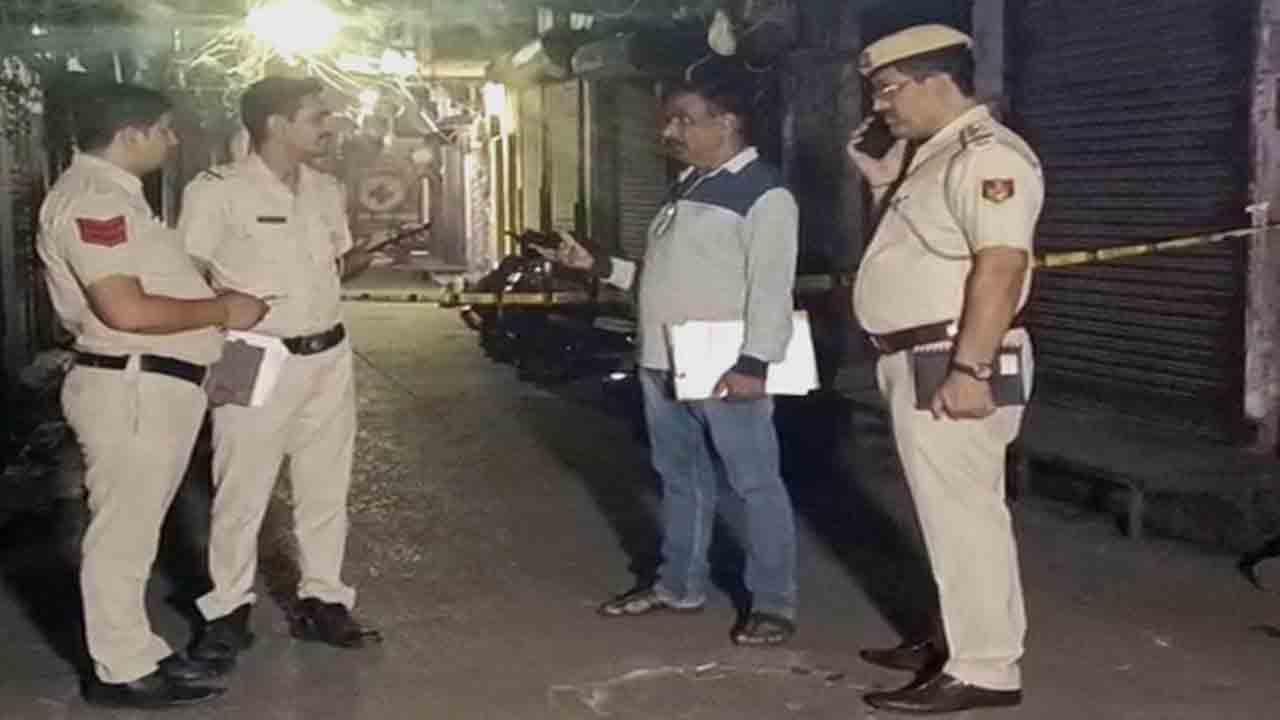 Delhi Shootout | ఢిల్లీలో కాల్పులు.. ఒకరు మృతి, ఇద్దరికి గాయాలు