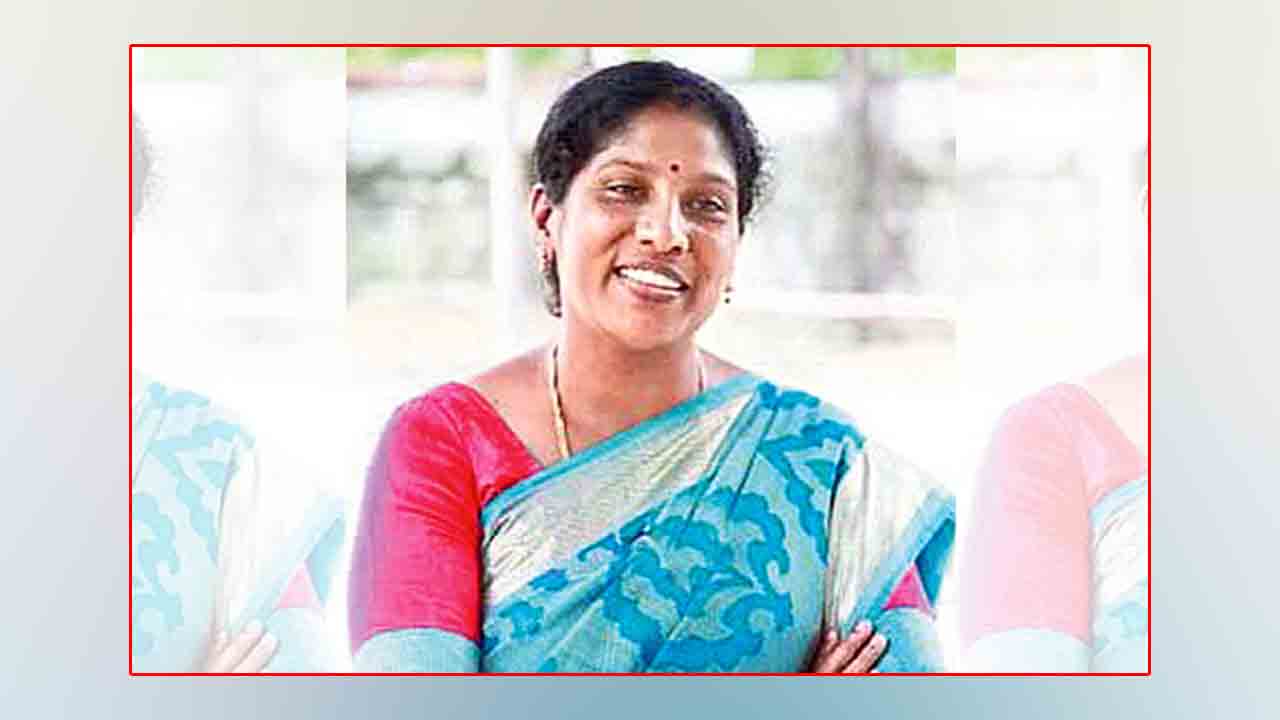 Telangana cultural chief | తెలంగాణ సాంస్కృతిక సారథి చైర్‌పర్సన్‌గా గద్దర్‌ కూతురు