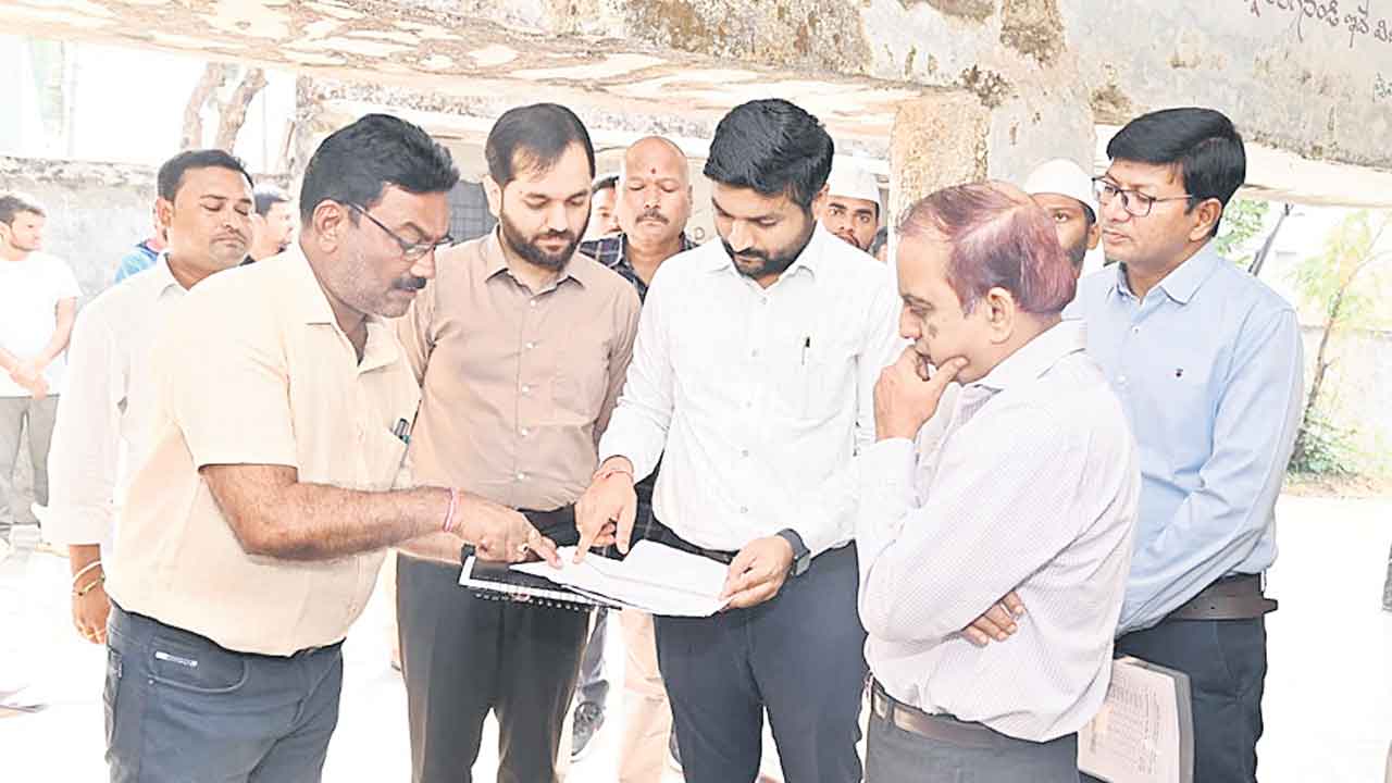 అర్హులందరినీ ఓటర్లుగా నమోదు చేయాలి