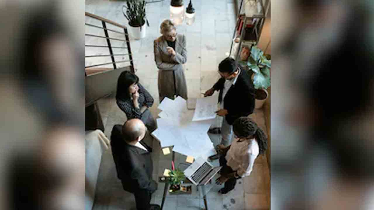 Employees | మీటింగ్‌కు రాలేదని సీఈవో ఆగ్రహం.. 99 మంది ఉద్యోగులపై వేటు