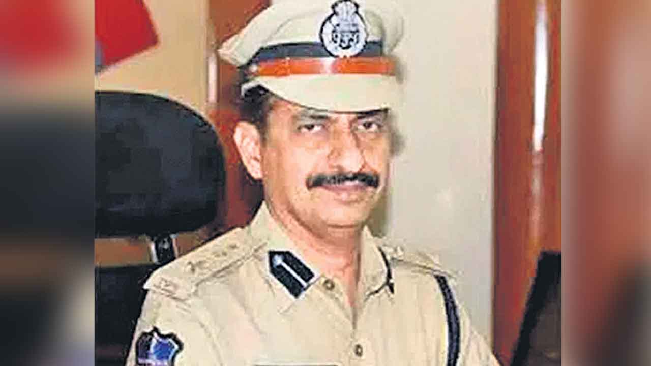 శిక్షలు పడేలా చార్జిషీట్స్‌ వేయండి