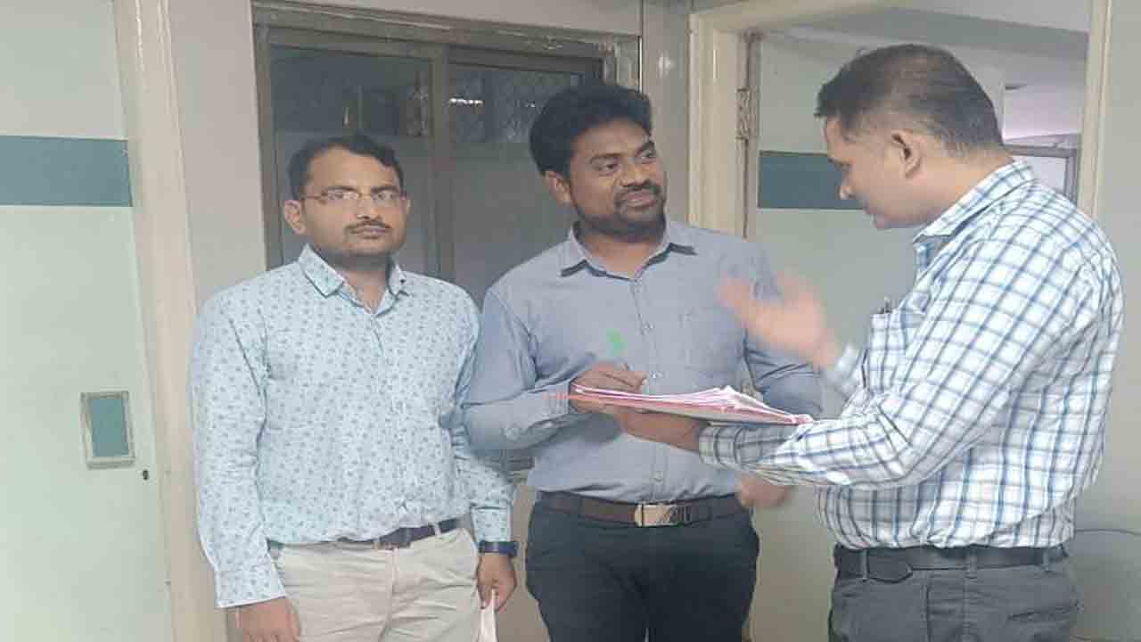 నకిలీ వైద్యుడి పట్టివేత