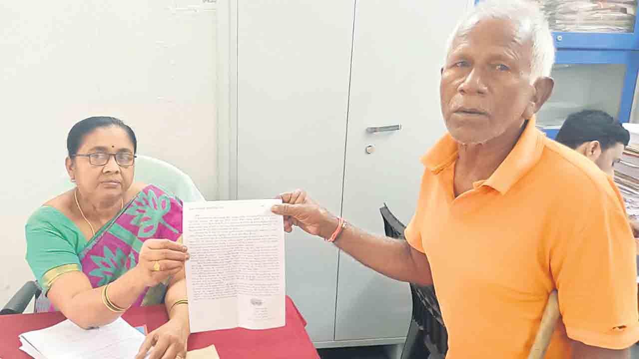 ఆస్తి రాయించుకొని వెళ్లగొట్టారు..