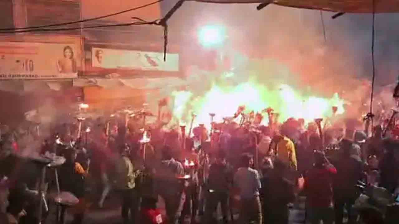 Flame Torch Procession | కాగడాల ర్యాలీలో అపశృతి.. 30 మందికి కాలిన గాయాలు