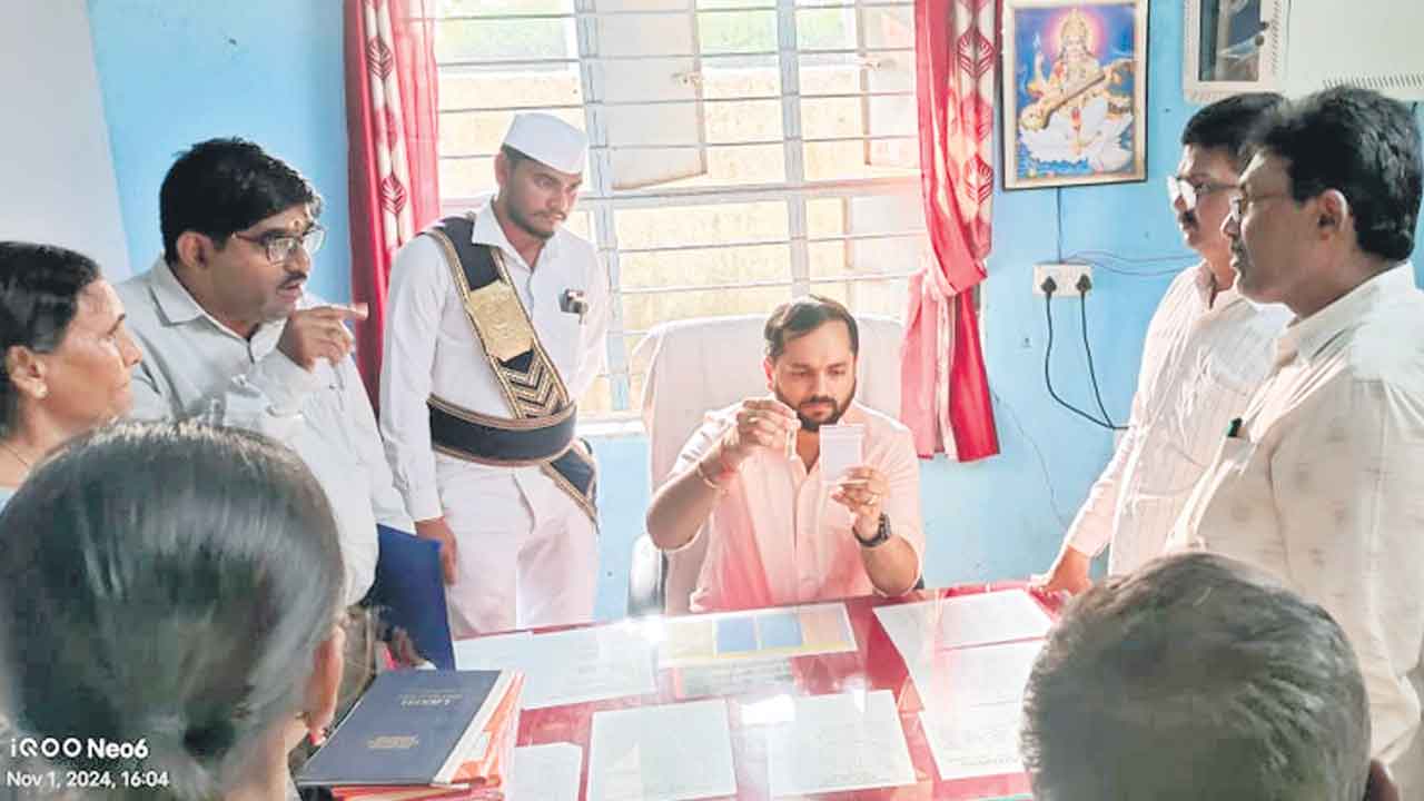 వాంకిడి గిరిజన ఆశ్రమంలో ఫుడ్‌ పాయిజన్‌