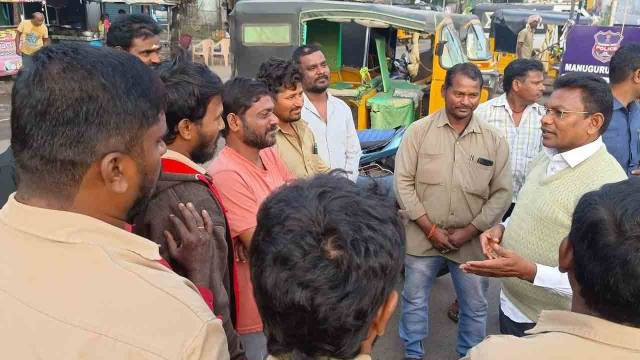 ఆటో కార్మికుల బాధ్యత ప్రభుత్వానిదే..