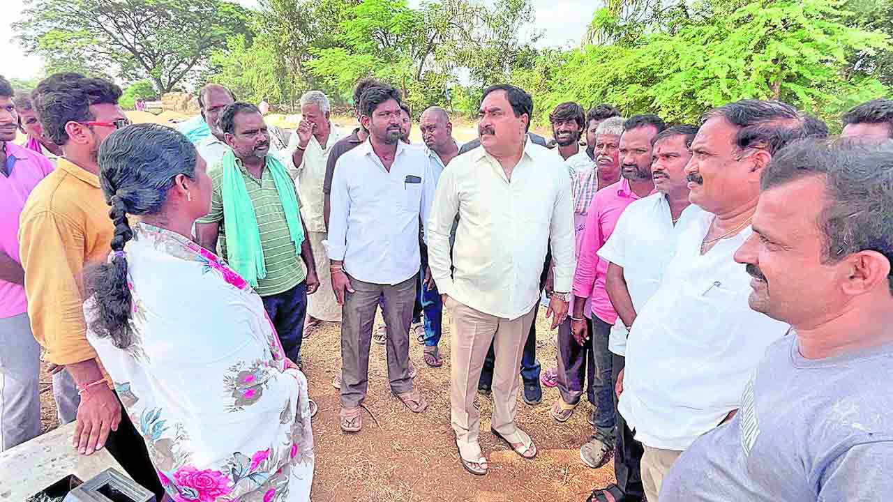 ఆశపడ్డం.. గోసపడుతున్నం..