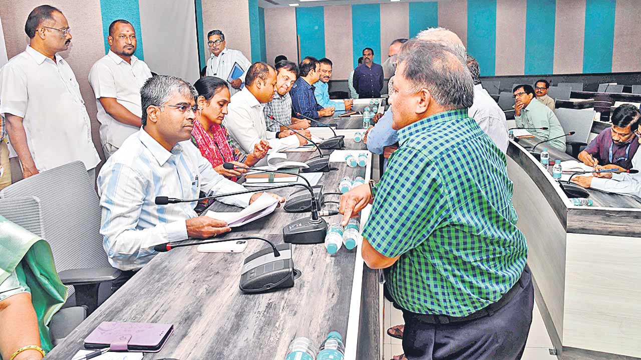 ప్రజావాణి ఫిర్యాదులను సత్వరమే పరిష్కరించాలి