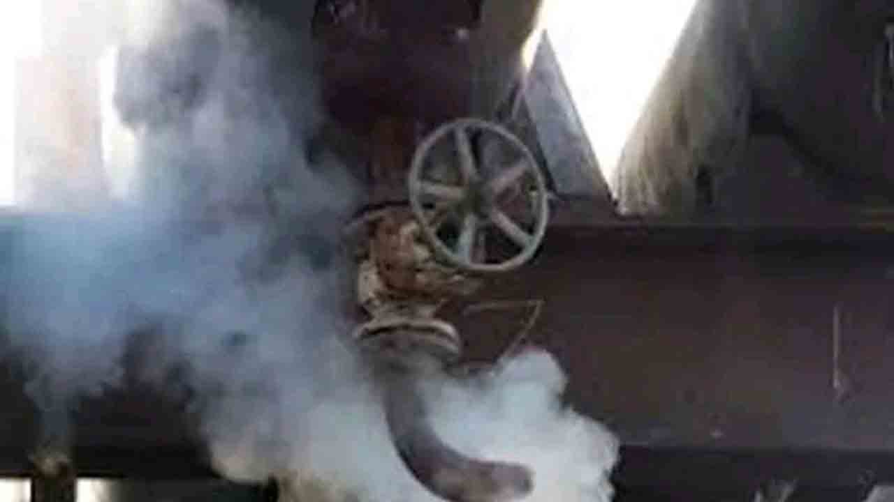 Poison gas leak | రొయ్యల ప్రాసెసింగ్‌ కంపెనీలో విషవాయువు లీక్‌.. 30 మంది కార్మికులకు అస్వస్థత