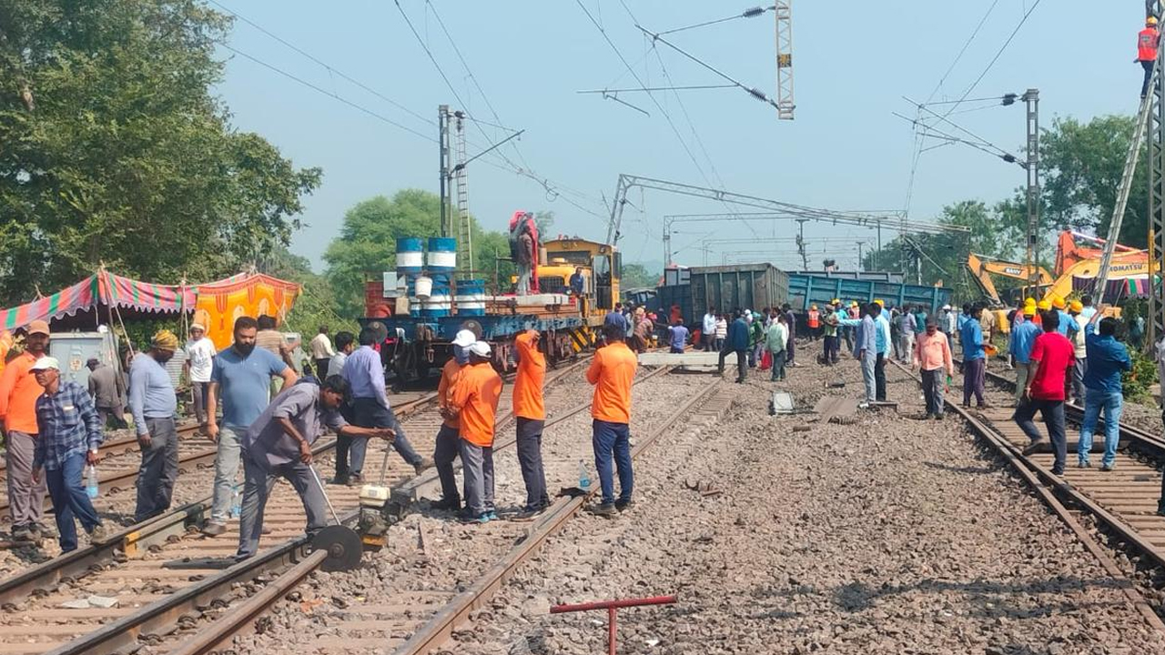 SCR | రాఘవాపురం – రామగుండం మార్గంలో రైల్వేలైన్‌ పునరుద్ధరణ.. పరుగులు తీసిన గూడ్స్‌ రైలు