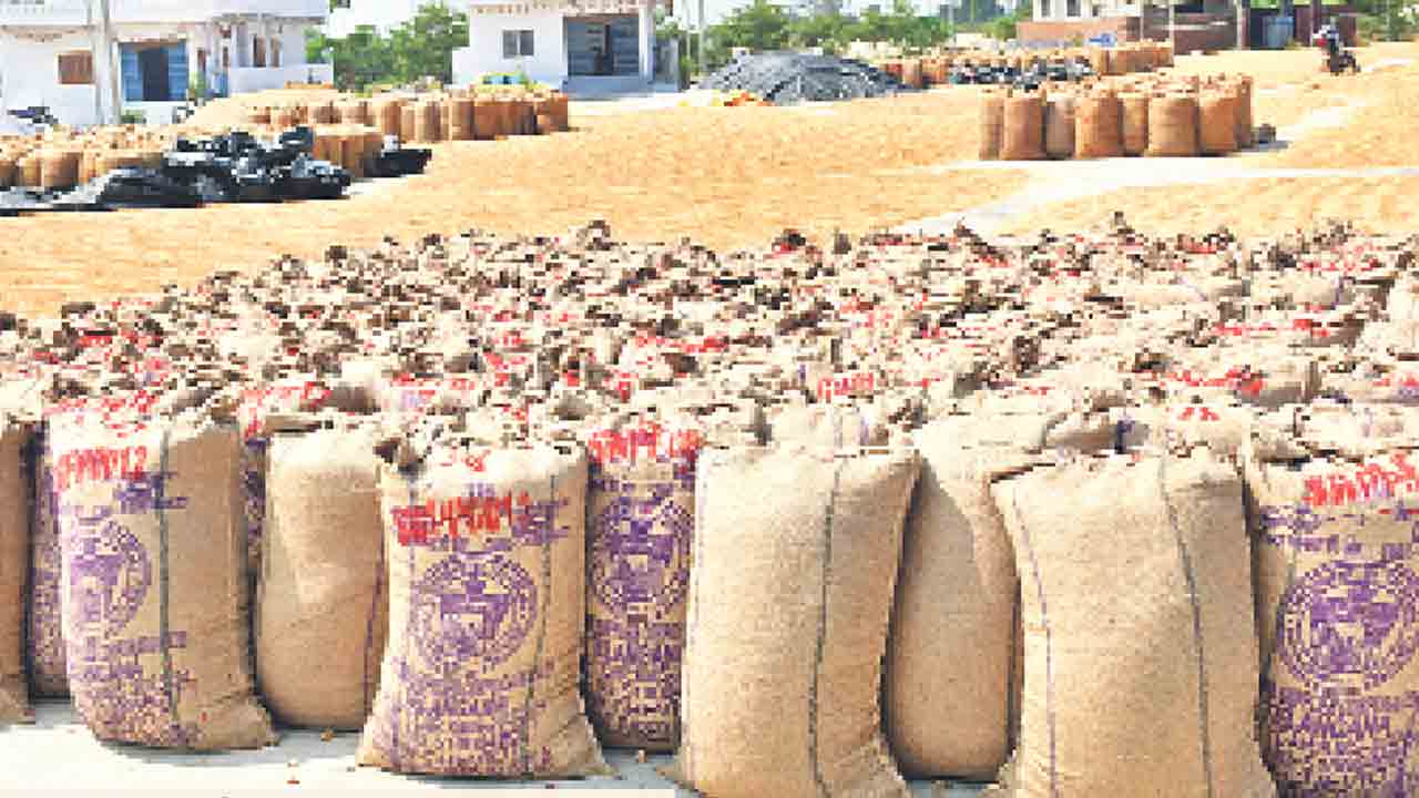 రైతుల పడిగాపులు !