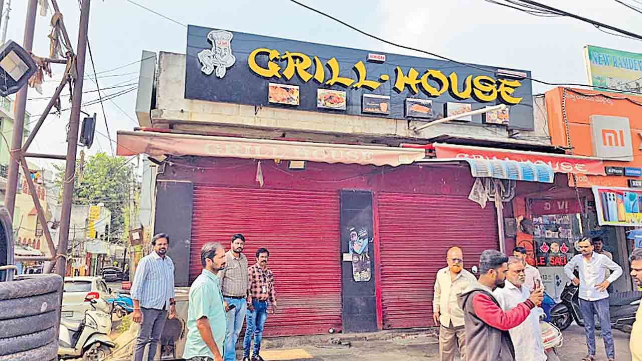 అల్వాల్‌లో గ్రిల్‌ హౌస్‌ సీజ్‌