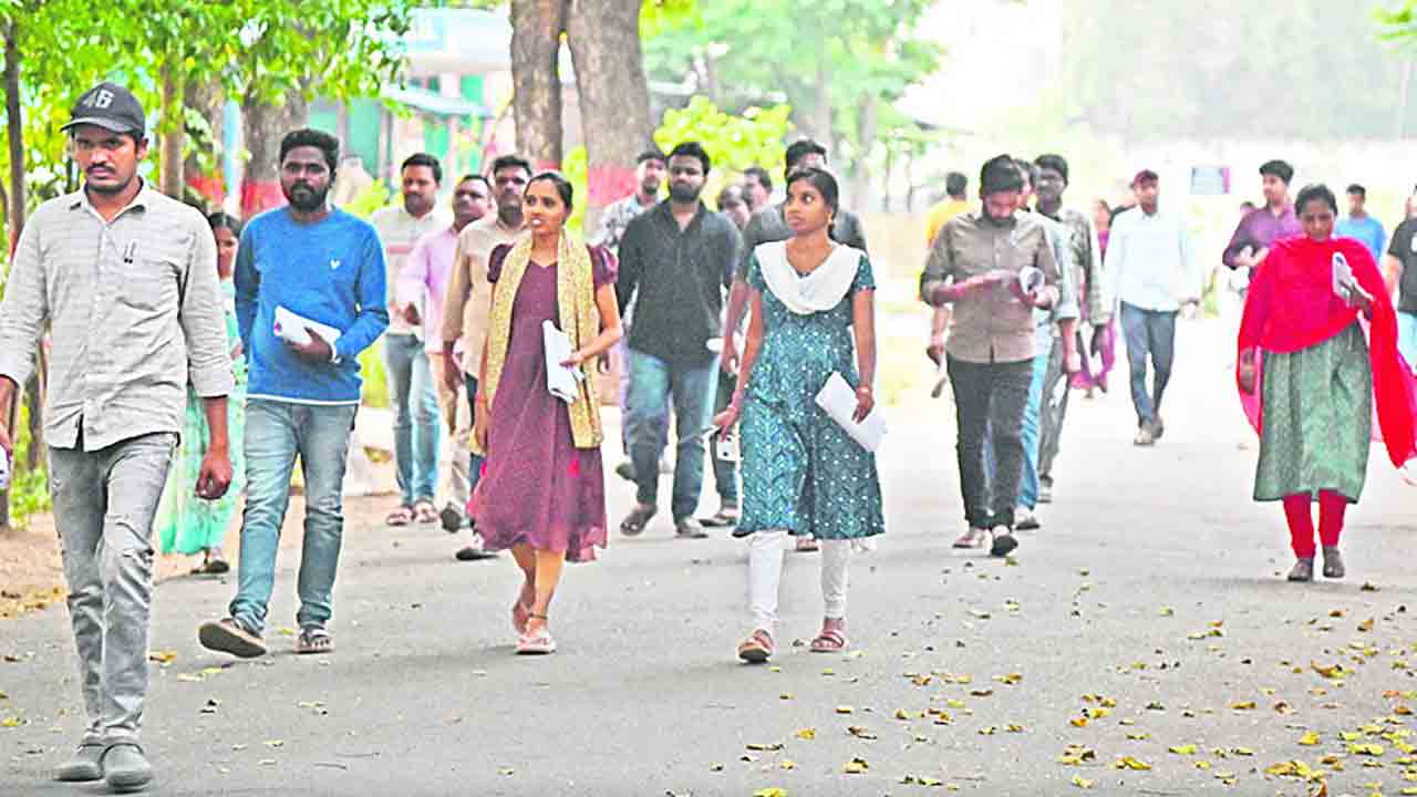 Group-2 Exams | రేప‌ట్నుంచి గ్రూప్-2 ప‌రీక్ష‌లు.. మంగ‌ళ‌సూత్రానికి మాత్ర‌మే అనుమ‌తి