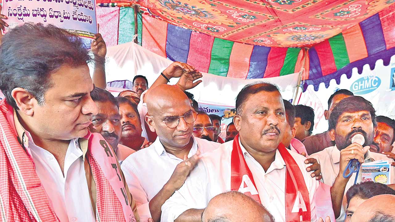 కాంగ్రెస్‌ పాలనలో బతుకులు ఆగమైనయ్‌