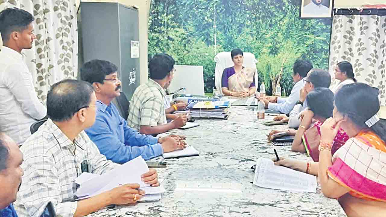 సమస్యల పరిష్కారానికి హెల్ప్‌లైన్‌ ఏర్పాటు చేస్తాం