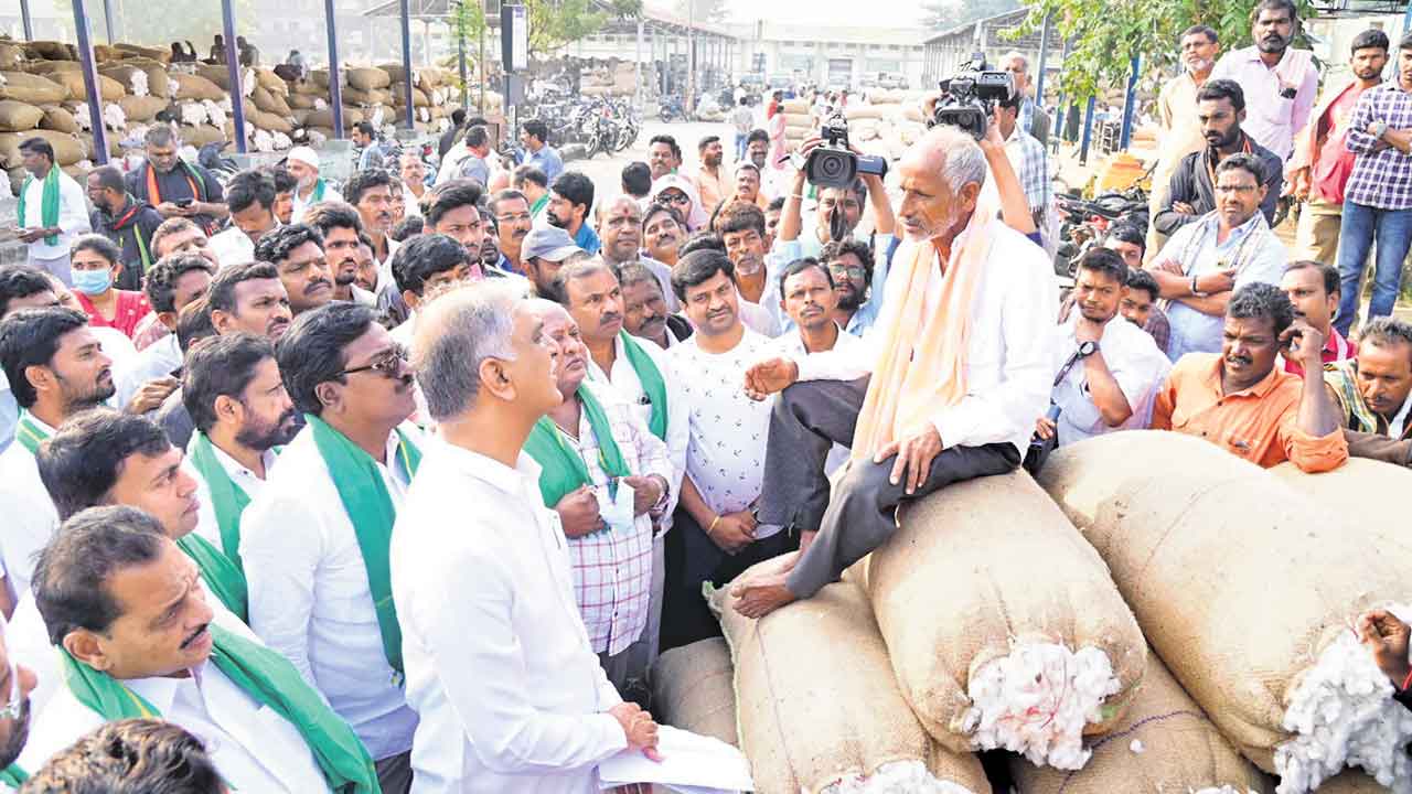 ముగ్గురు మంత్రులున్నా ఒరిగిందేంది?