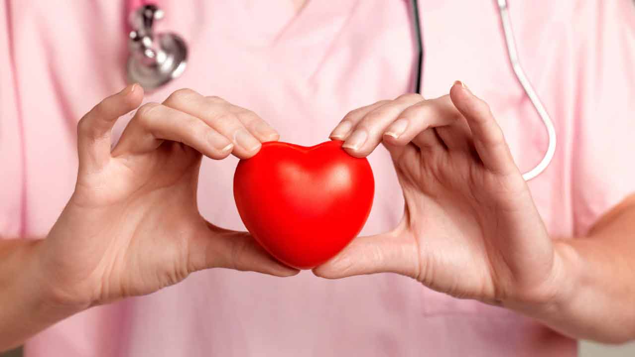 Heart Attack | మీ గుండెను బలహీనపర్చే ఈ ఆరు ఆహారాల గురించి తెలుసా..?