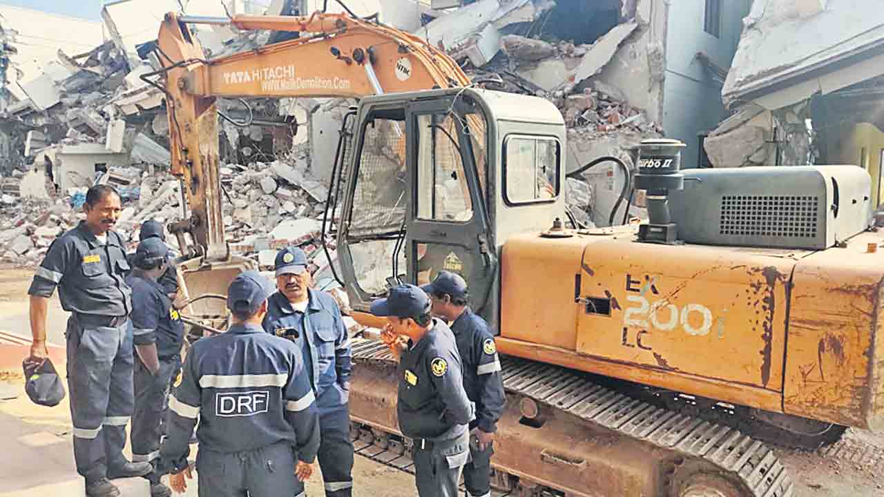 అమీన్‌పూర్‌లో హైడ్రా హల్‌చల్‌