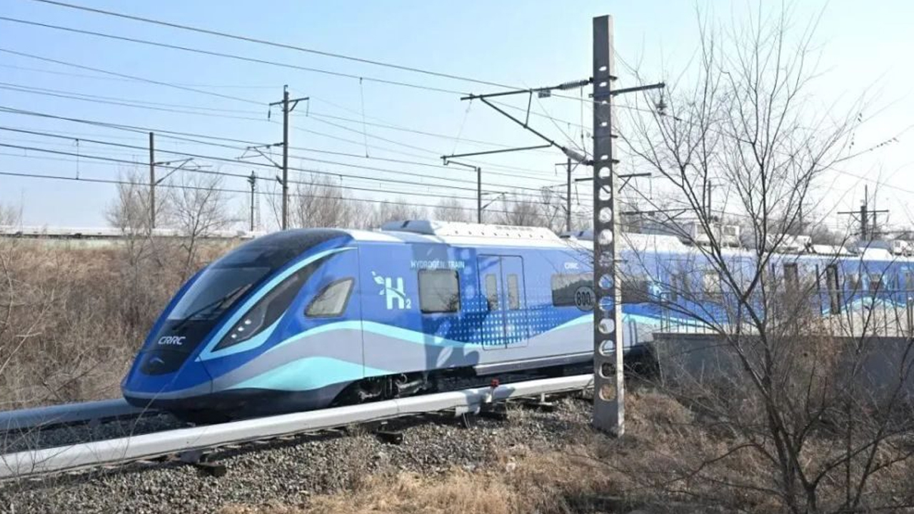 Hydrogen Train | భారతదేశపు తొలి హైడ్రోజన్ రైలు వచ్చేస్తోంది..! త్వరలోనే ఈ మార్గంలోనే ట్రయల్ రన్..!