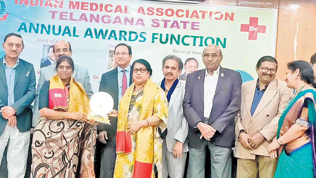 డాక్టర్‌ శోభారాణికి ఐఎంఏ రాష్ట్రస్థాయి అవార్డు