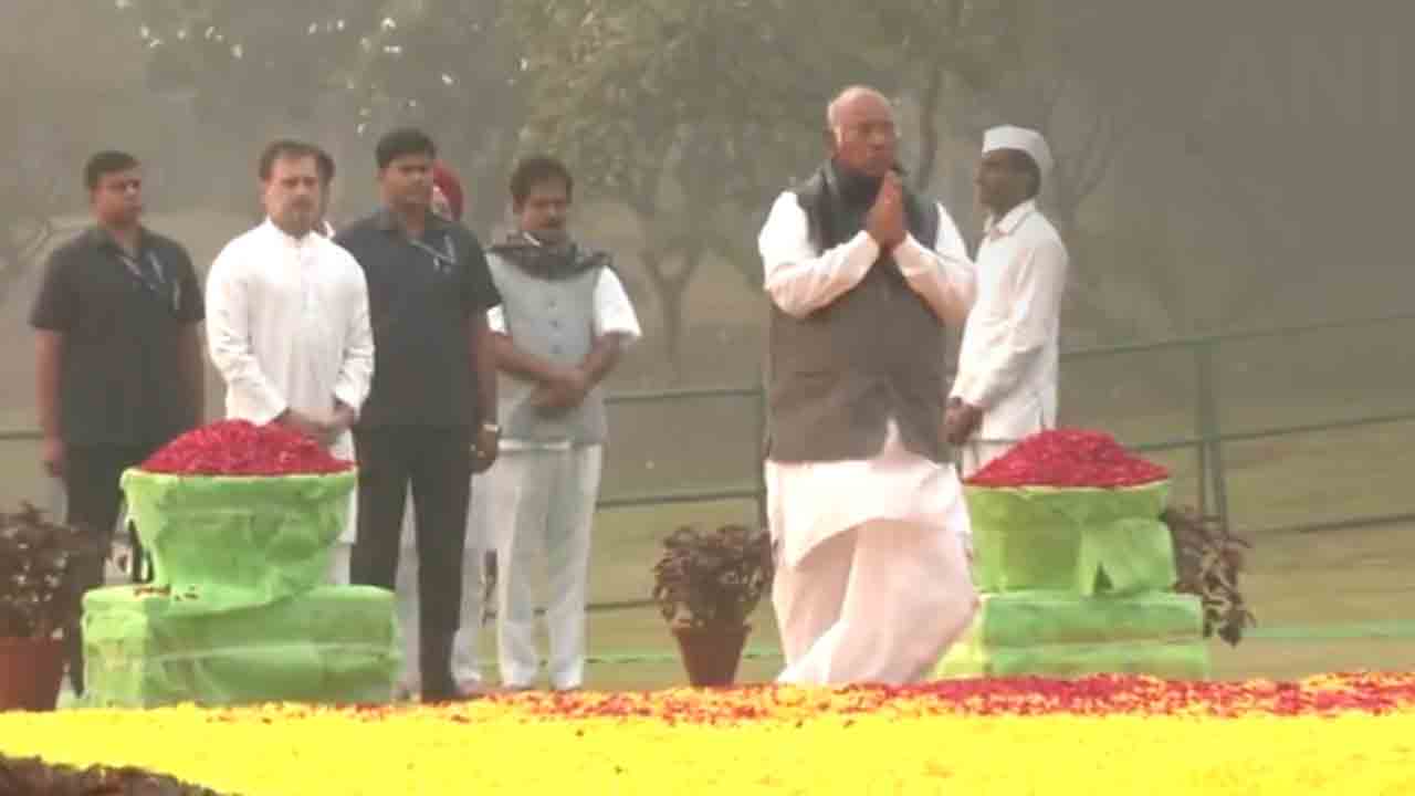 Indira Gandhi | ఇందిరా గాంధీ జయంతి.. శక్తి స్థల్‌ వద్ద కాంగ్రెస్‌ నేతల నివాళి