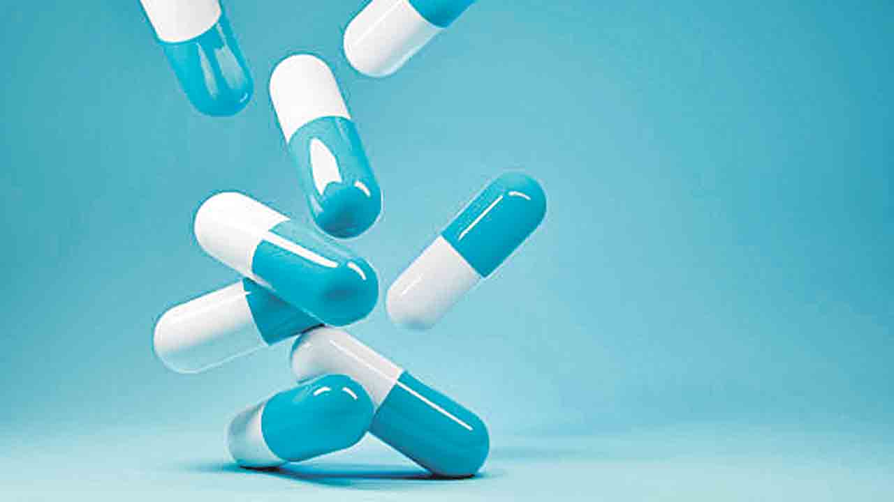 Medical Shops | ఎమ్మార్పీ కంటే అధిక ధరలు.. మెడికల్‌ షాపులపై డీసీఏ అధికారుల దాడులు