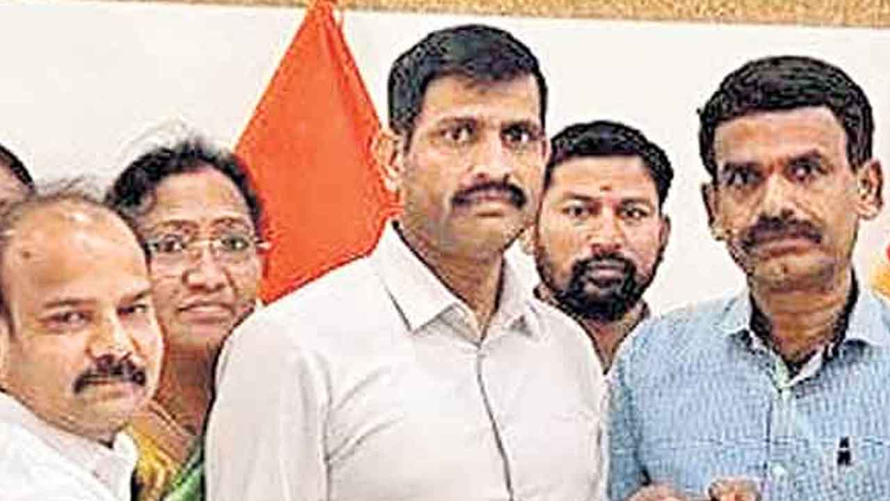 సమగ్ర విచారణ జరపండి