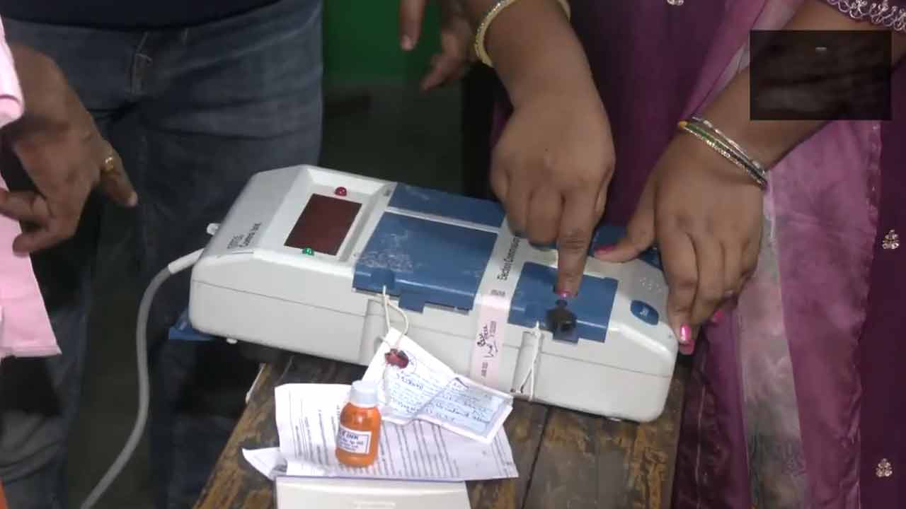 Jarkhand elections | సాయంత్రం 5 గంటల వరకు జార్ఖండ్‌లో పోలింగ్‌ శాతం ఎంతంటే..!