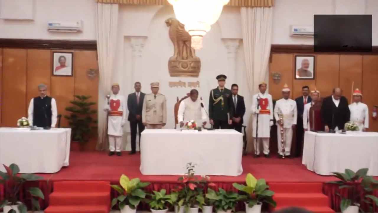 Justice D Krishnakumar | మణిపూర్ హైకోర్టు చీఫ్‌ జస్టిస్‌గా జస్టిస్‌ క్రిష్ణకుమార్‌ ప్రమాణం.. Video