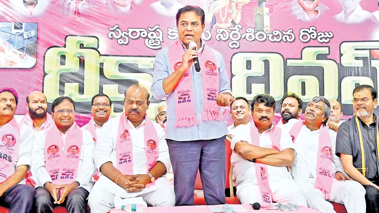 KCR | కేసీఆర్‌ అంటే మొక్కనుకుంటివా.. ఊడలమర్రి..! రేవంత్‌ పాలనపై కేటీఆర్‌ ఫైర్‌..!