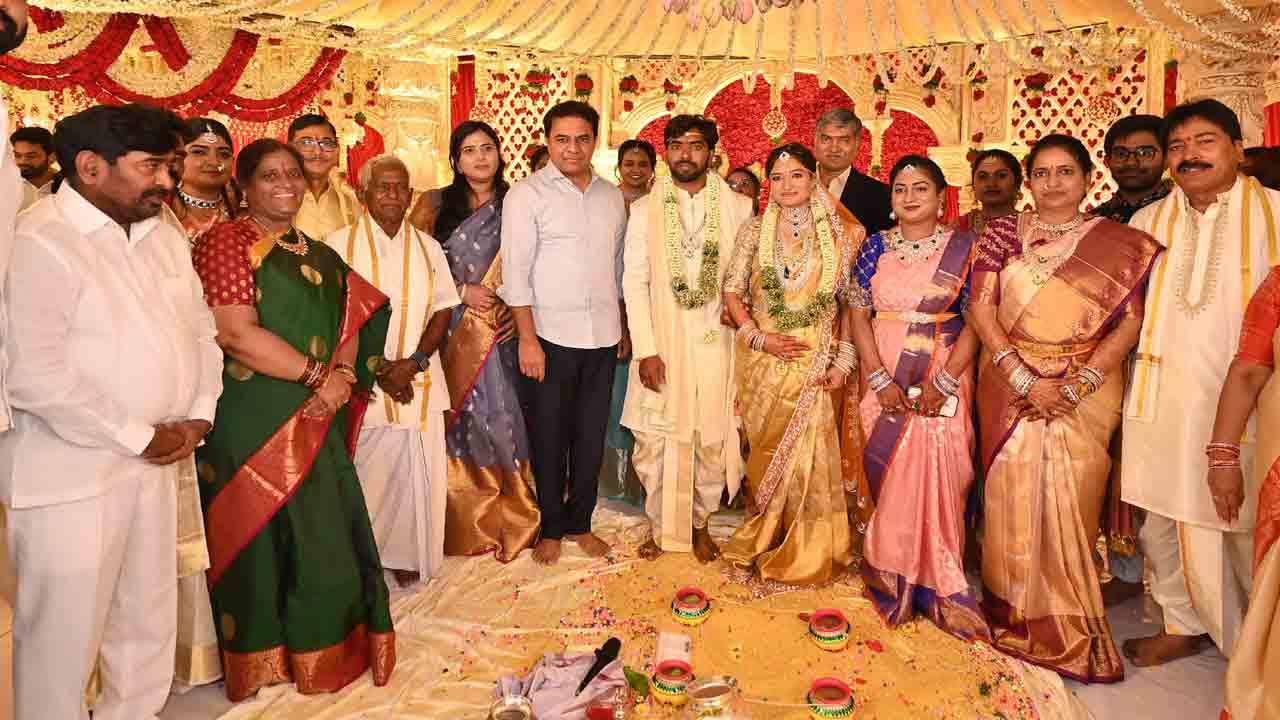 KTR | నూతన వధూవరులను ఆశీర్వదించిన కేటీఆర్‌