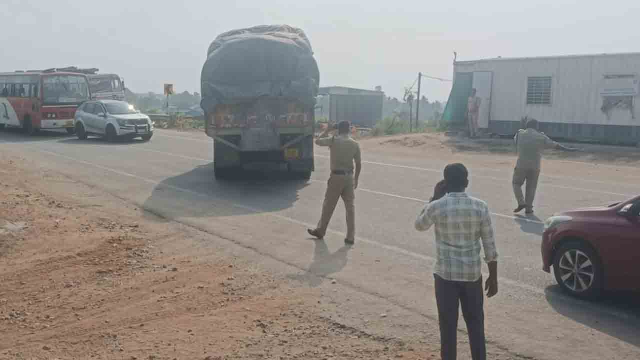 తెలంగాణలోకి కర్ణాటక ధాన్యం!