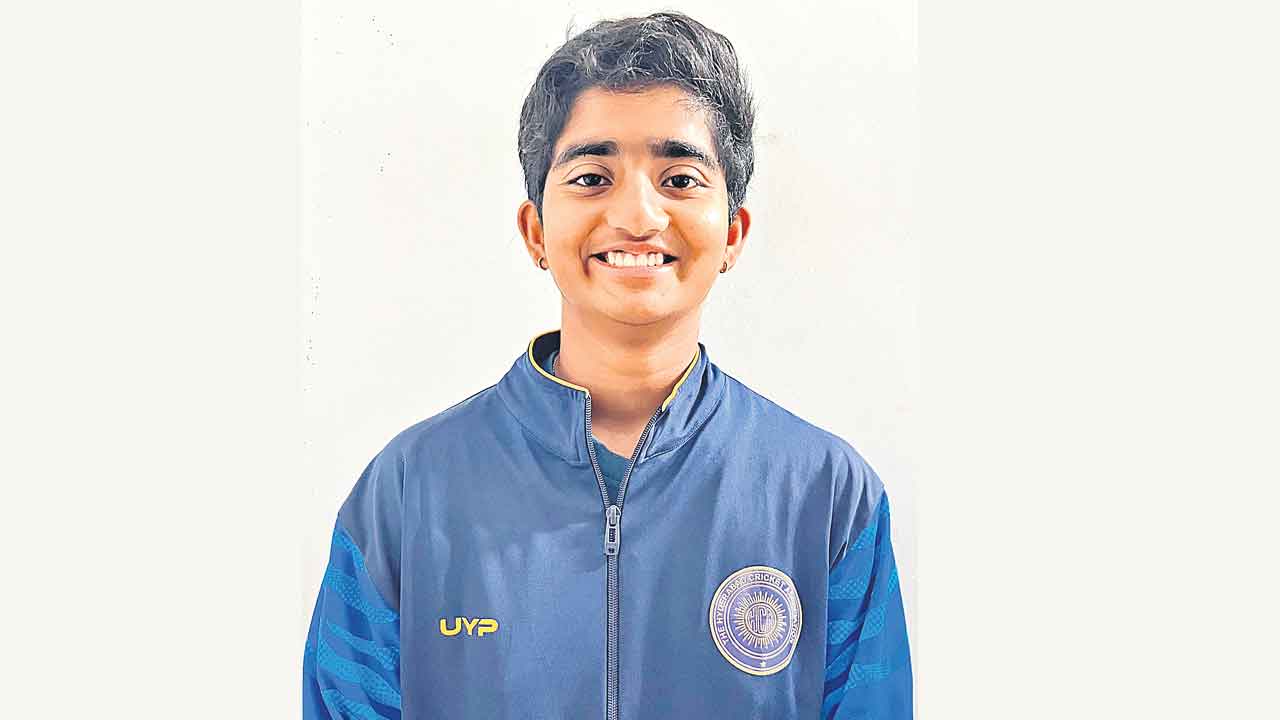 సీనియర్‌ మహిళల వన్డే ట్రోఫీకి కరీంనగర్‌ క్రికెటర్‌