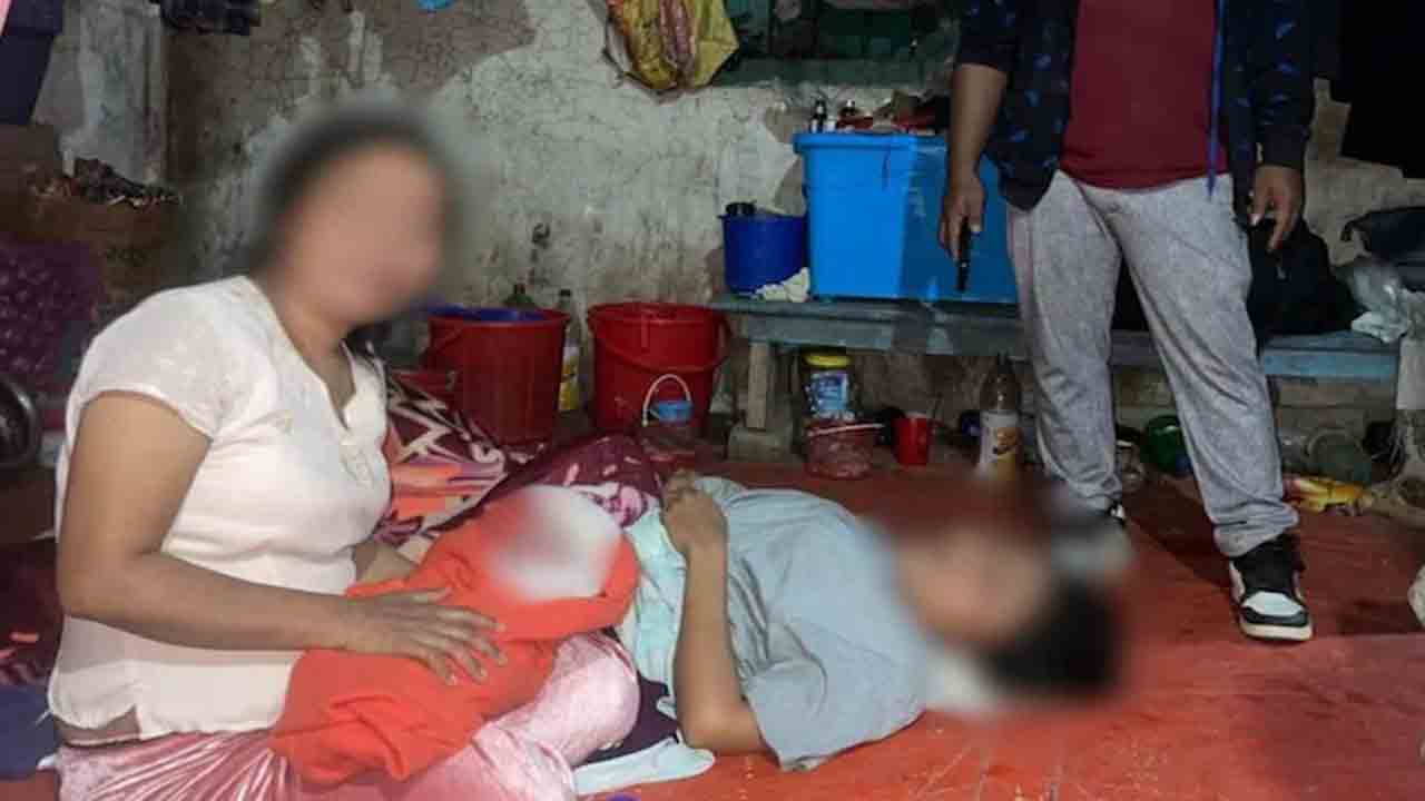 Kuki Man Killed | శిబిరంలో బిడ్డకు జన్మనిచ్చిన కుకీ మహిళ.. ఆమె భర్తను చంపిన మైతీ   మిలిటెంట్లు