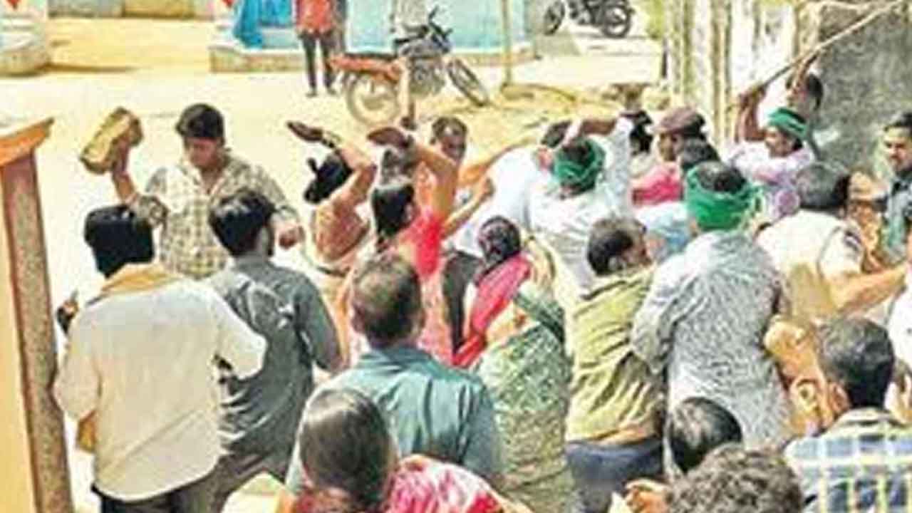 గిరిజనులపై దాడి అమానుషం