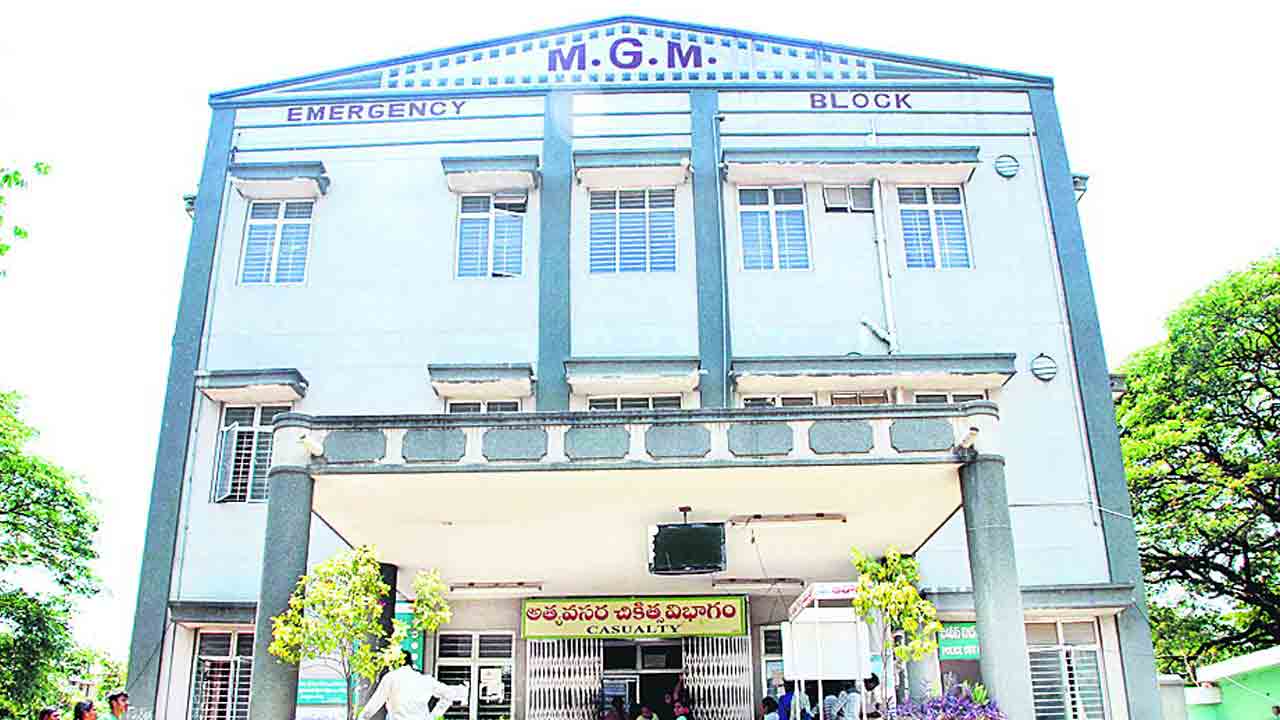 MGM Hospital | ఎంజీఎం హాస్పిటల్‌లో పని చేయని ప్రింటర్లు.. పట్టించుకోని అధికారులు