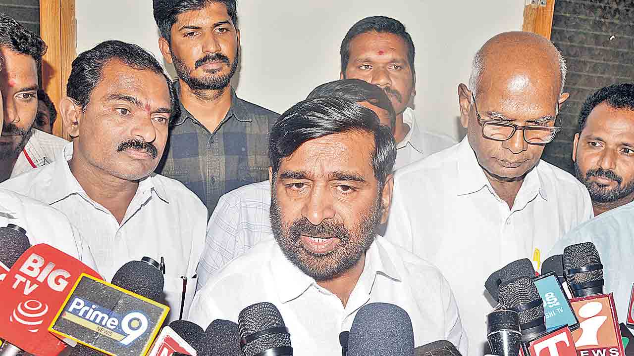 ఏడాదిలోపే ప్రజల తిరుగుబాటు