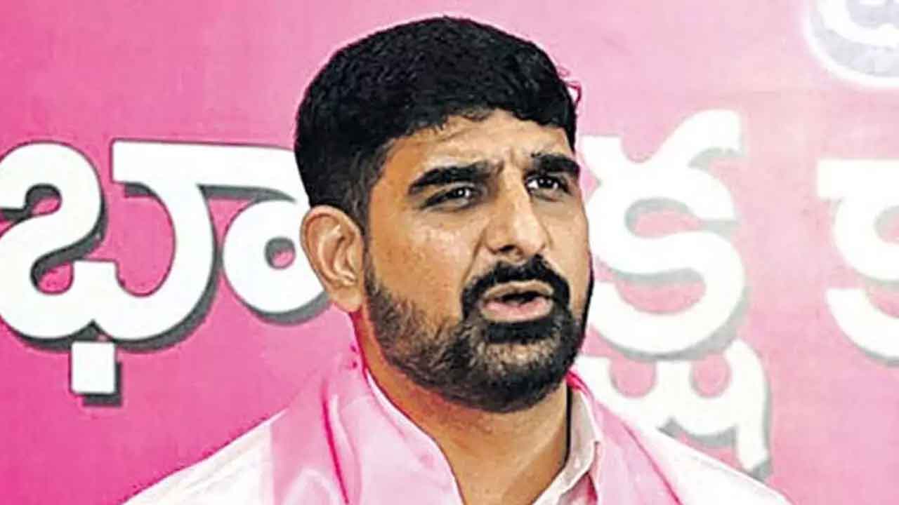 BRS MLA Kaushik Reddy | ఉస్మానియా దవాఖానకు బీఆర్ఎస్ ఎమ్మెల్యే కౌశిక్ రెడ్డి తరలింపు..!