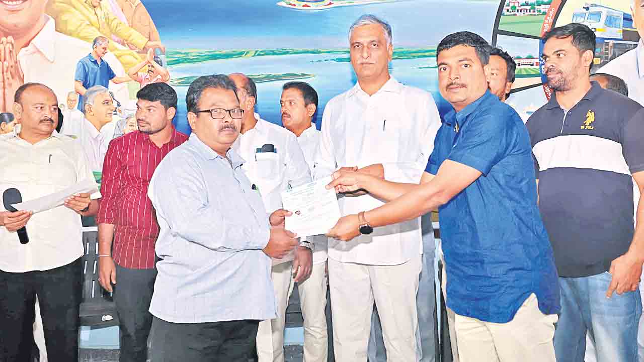 సర్కార్‌ వైద్యం నిర్వీర్యం