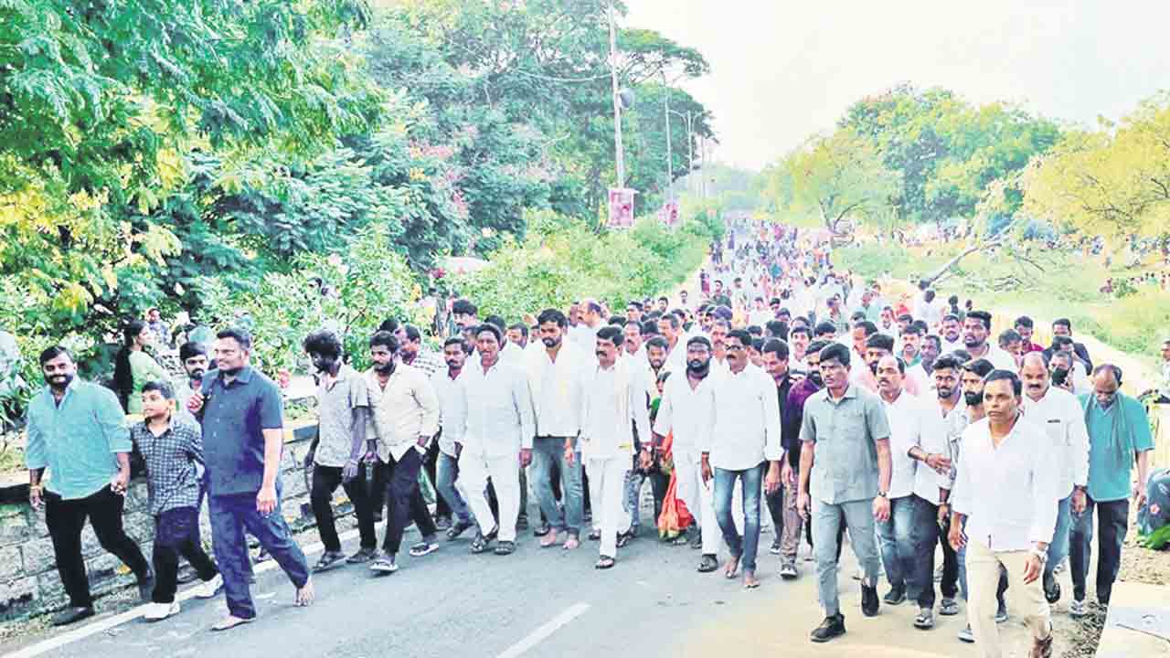 స్వామిని దర్శించుకోకుండా కుట్ర