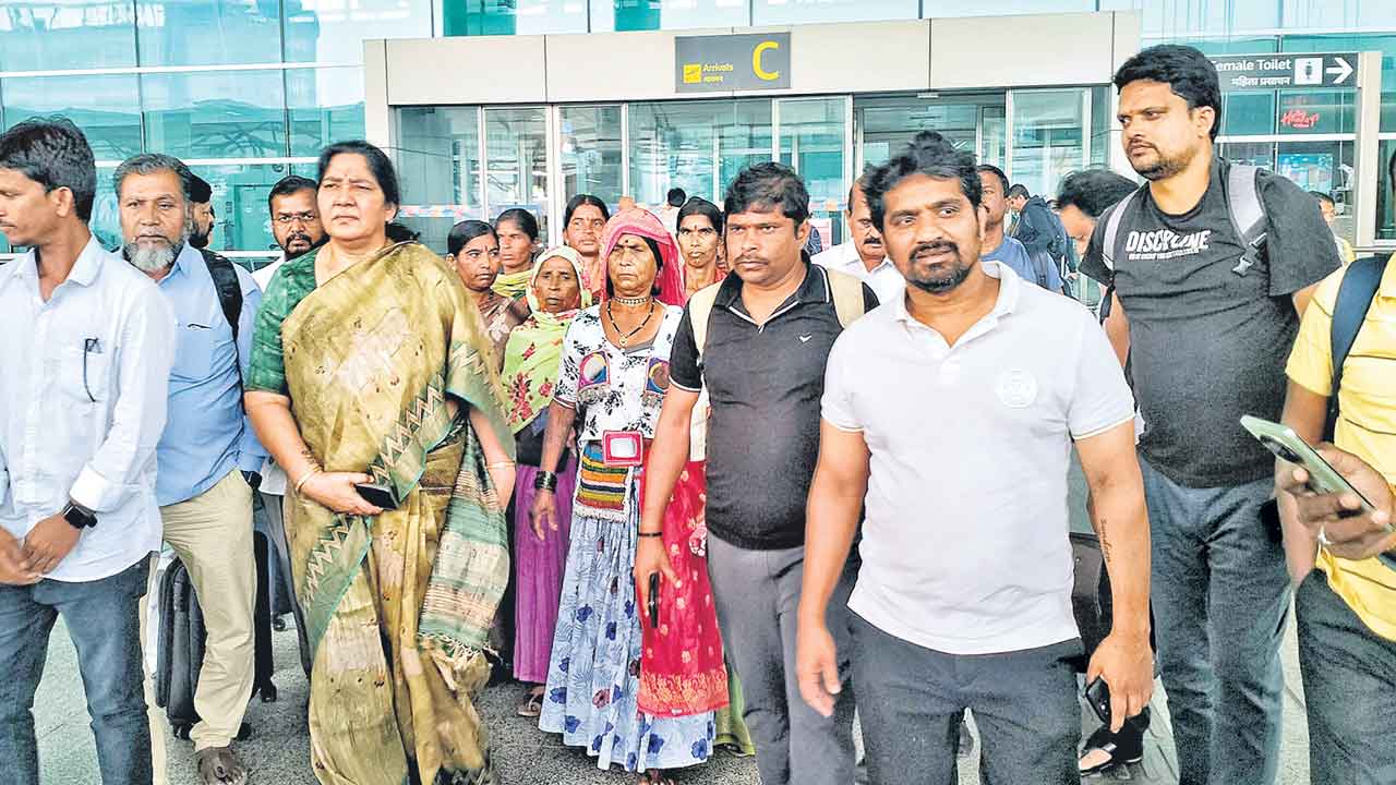 న్యాయం కోసం ఢిల్లీకి..