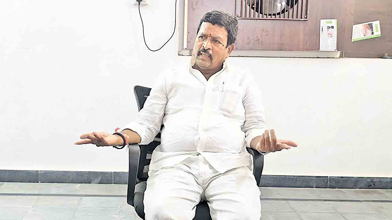 తిట్టడంలో ఉన్న శ్రద్ధ ధాన్యం కొనడంలో లేదు