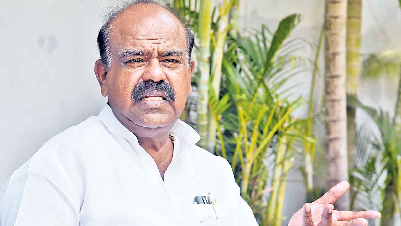 కాంగ్రెస్‌ దుర్మార్గపు చర్యలను ఎండగడుతాం