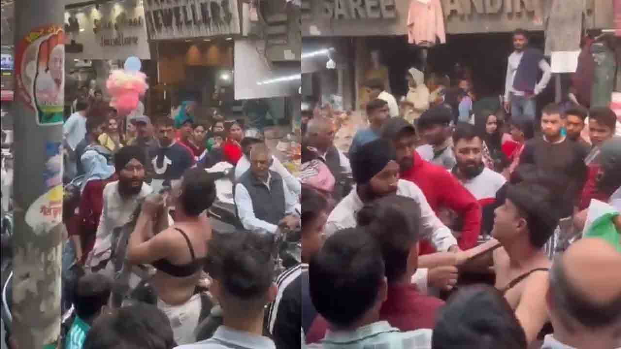 Viral video | బిజీ మార్కెట్‌లో బ్రా వేసుకుని రీల్స్‌.. యువకుడికి దుకాణదారుల దేహశుద్ధి