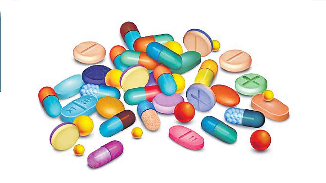 డీసీఏ దాడులు.. ఔషధాలు సీజ్‌