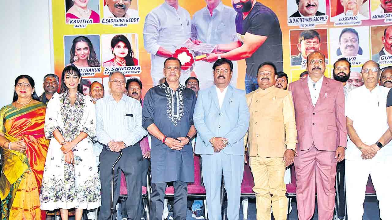 టీఎఫ్‌సీసీ కార్యవర్గ ప్రమాణ స్వీకారం