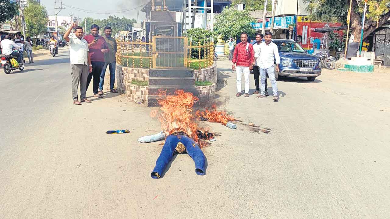 మధుకర్‌ హత్యకు కుట్రపై విచారణ జరపాలి