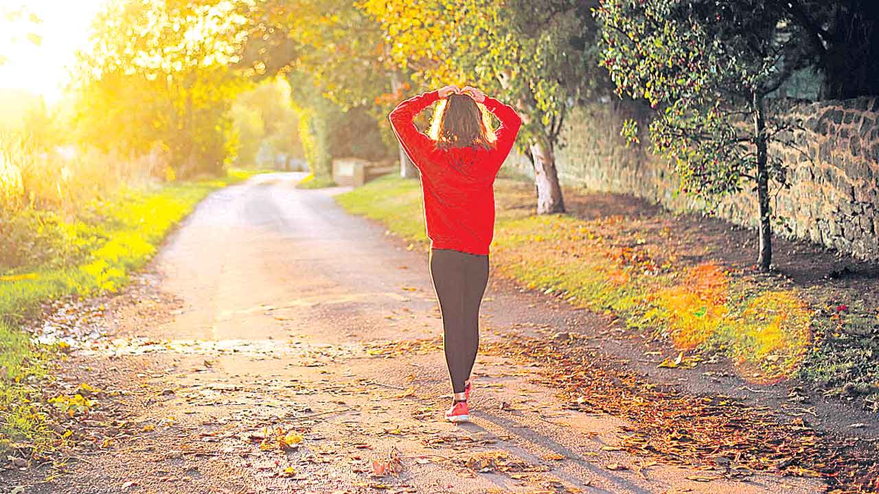 Walking | ఏ సమయంలో నడిస్తే ఆరోగ్యానికి మంచిది.. ఉదయమా? సాయంత్రమా?